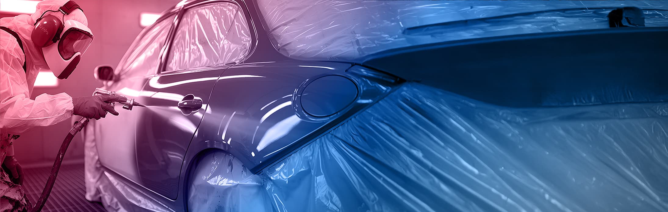 車の塗装をしている風景